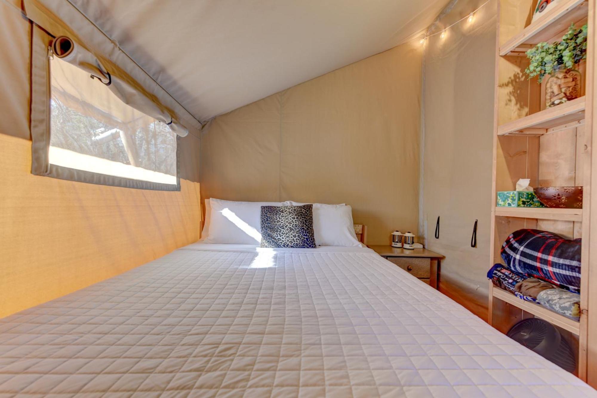 12 Fires Luxury Glamping With Heating #1 Hotel Johnson City Exterior photo