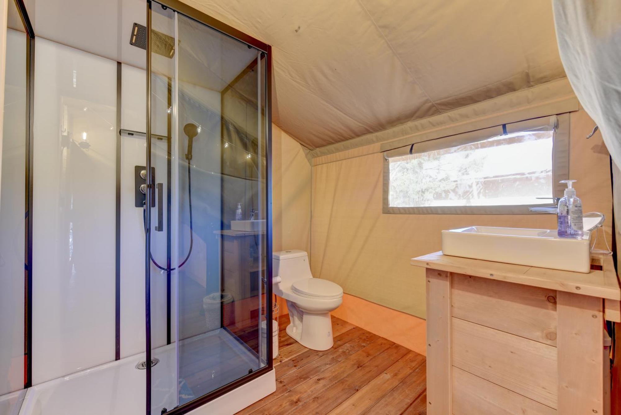 12 Fires Luxury Glamping With Heating #1 Hotel Johnson City Exterior photo