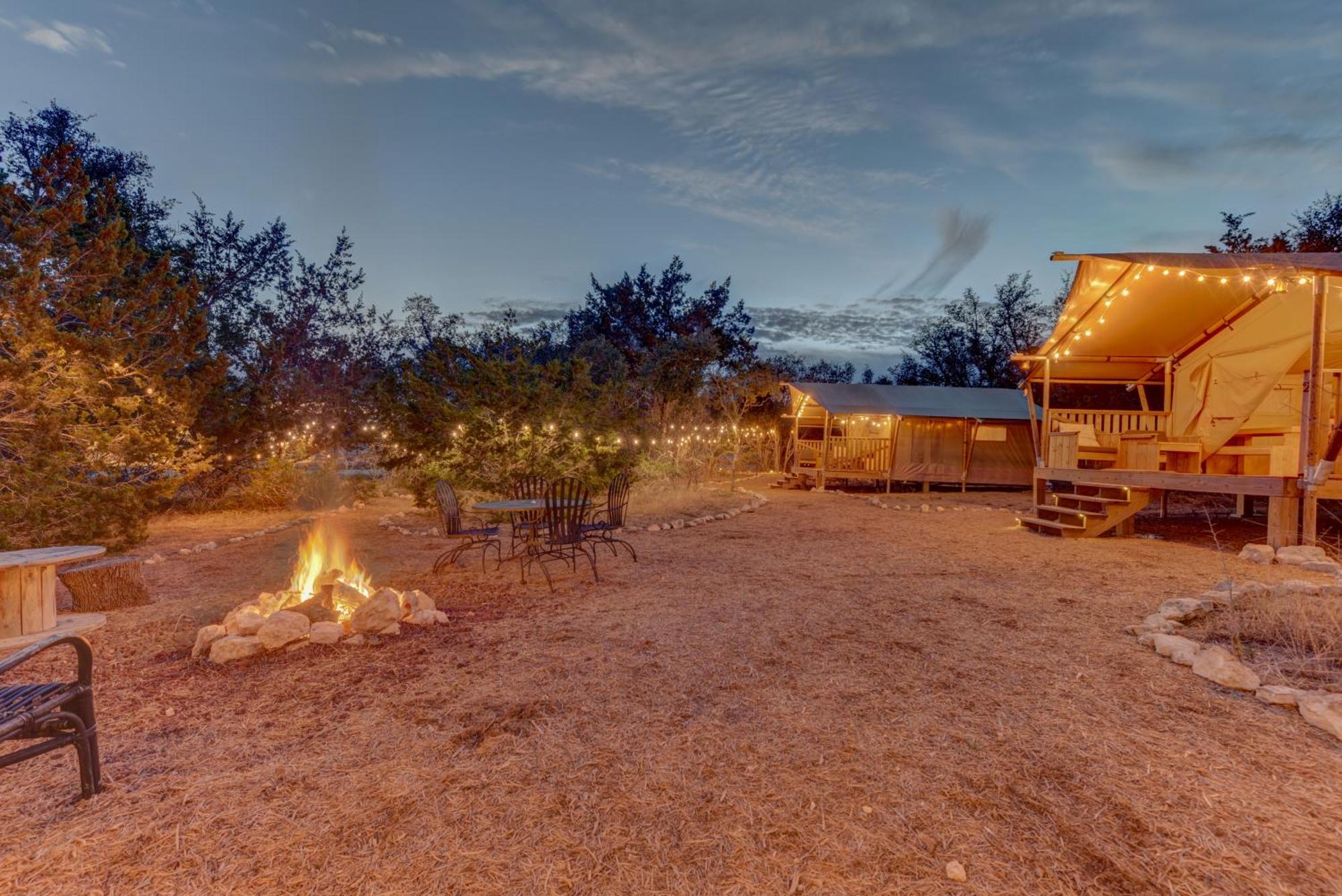 12 Fires Luxury Glamping With Heating #1 Hotel Johnson City Exterior photo